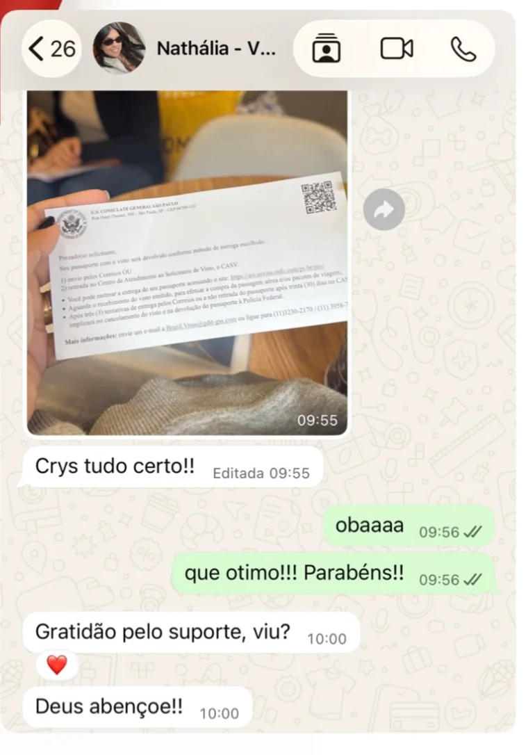 Nathália · Passaporte com o visto na mão