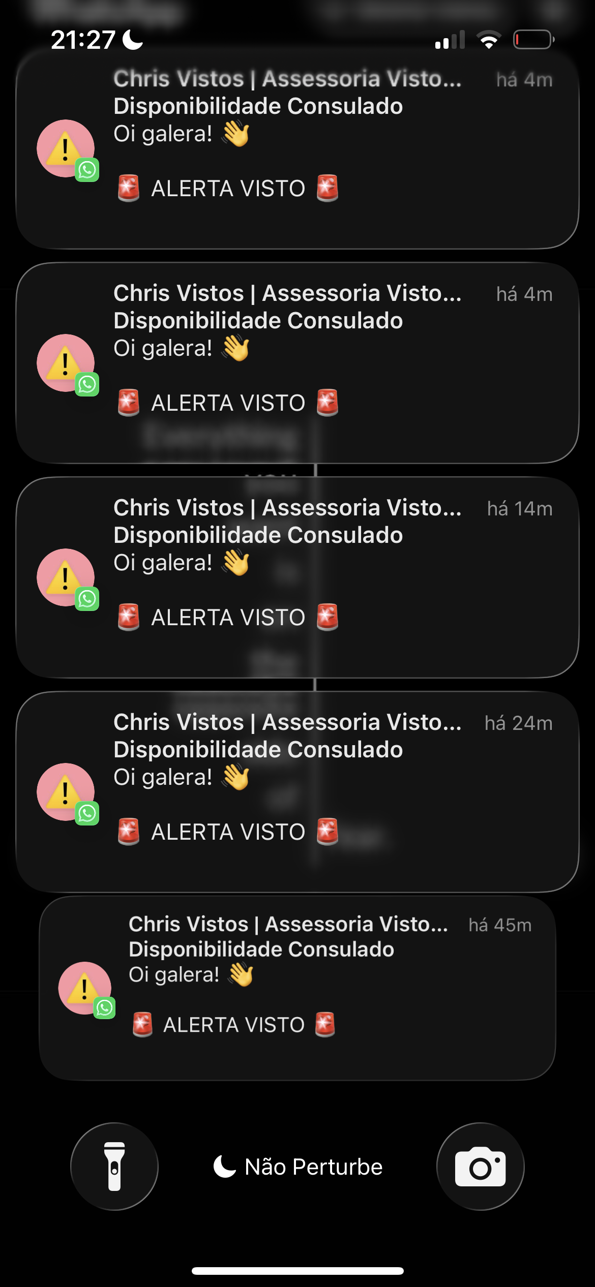 Sequência de alertas recebidos no WhatsApp
